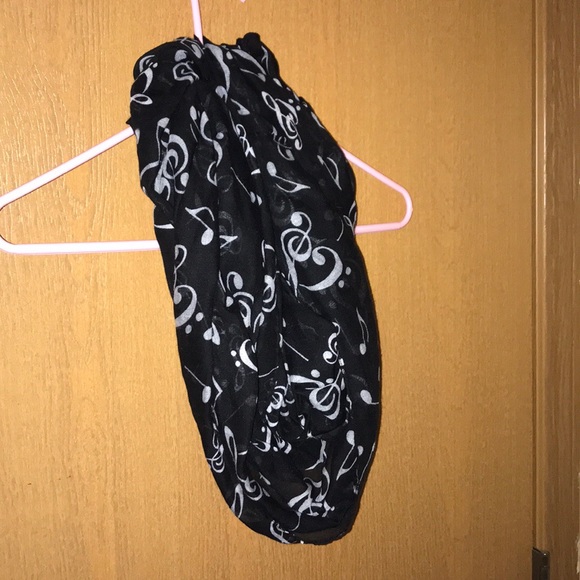 Accessories - Scarf